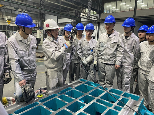 深入開展校企合作育人模式學(xué)院機械工程系組織學(xué)生開展校外實習(xí)