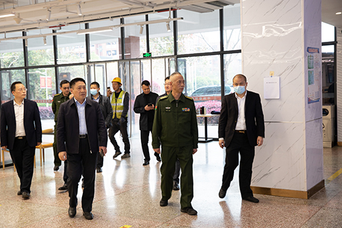 市委常委、株洲軍分區(qū)政委周杰一行來(lái)我院督導(dǎo)檢查食品安全情況