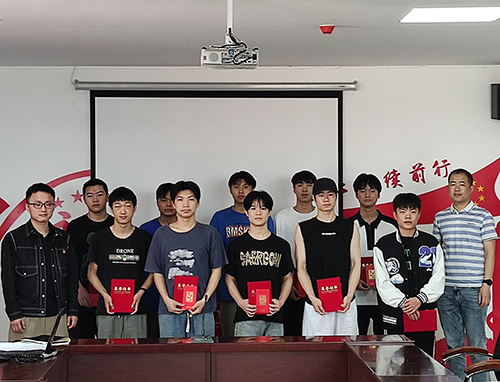 “實(shí)踐長才干，歷練出人才”——航空工程系召開20級學(xué)生實(shí)習(xí)表彰大會