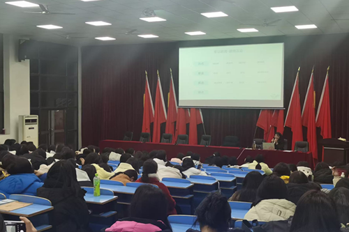 綻放青春，心理有光——建筑裝飾系組織參加女性青春期心理健康講座
