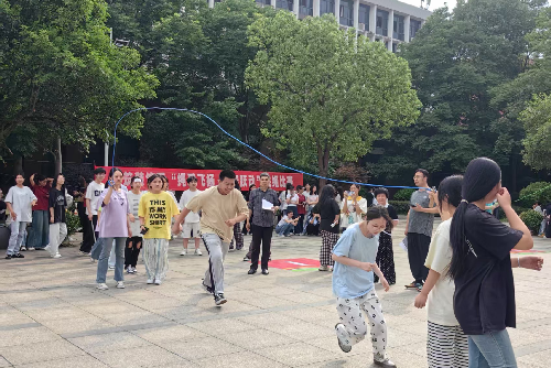 繩采飛揚燃激情，青春躍動展風采——建筑裝飾系團體跳繩比賽火熱開賽