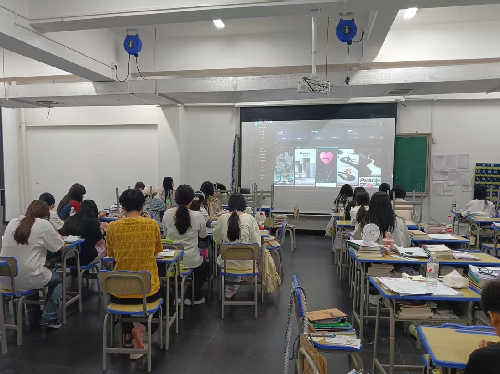 擁抱AIGC新變革 賦能設計新未來——建筑裝飾系舉辦全員AIGC應用培訓