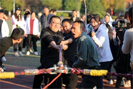 “同心聚力，筑夢(mèng)起航”——學(xué)院舉行更名后第一屆教職工趣味運(yùn)動(dòng)會(huì)
