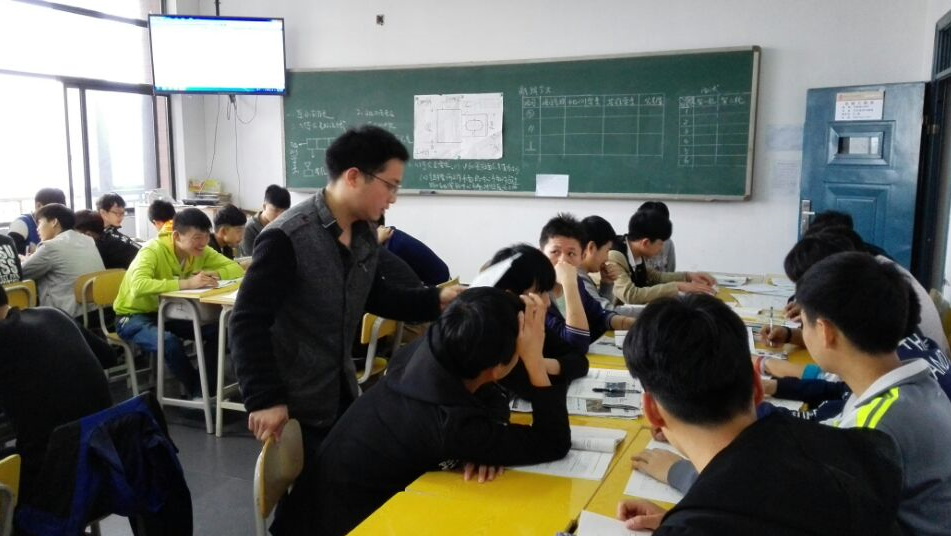 機械工程系舉行青年教師“高效課堂”比賽